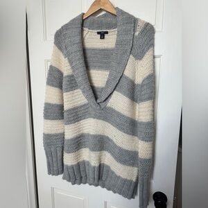 Bella Swan Y2K Gap knit sweater with cream and blue stripes